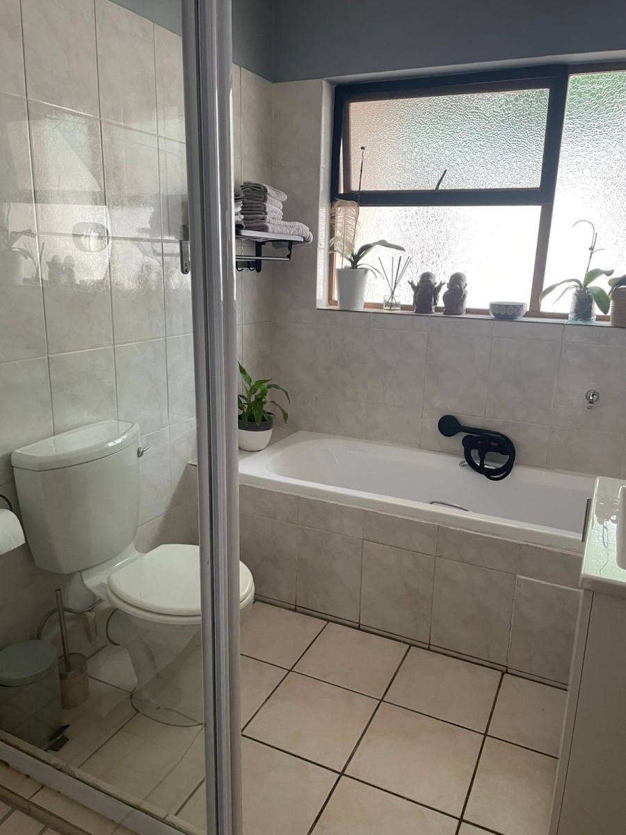 3 Bedroom Property for Sale in Caribbean Beach Club North West